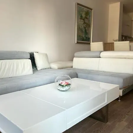 Prime Urban Elegance In Σκόπια