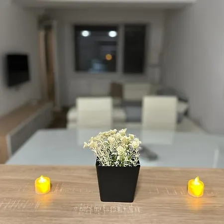 Prime Urban Elegance In Διαμέρισμα Σκόπια